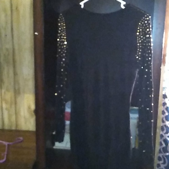 Dress - Picture 2 of 4